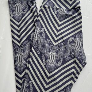 American Eagle Black and Gray Patterned leggings